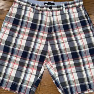 Tommy Hilfiger Men's Red/White/Blue Plaid Custom 9" Shorts Size 33‎ Cotton